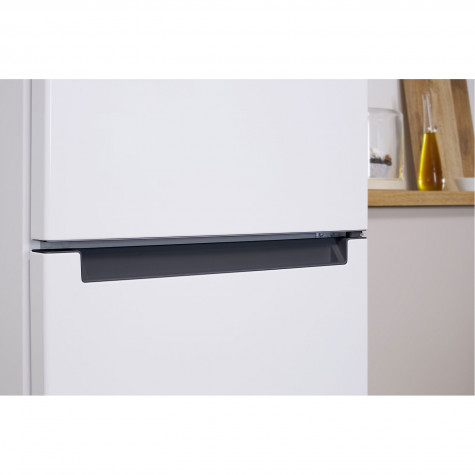 ������������ ����������� Indesit DS 3180 W