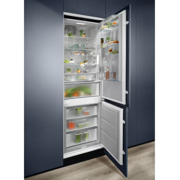 ����������� ������������ Electrolux KNP7TE75S