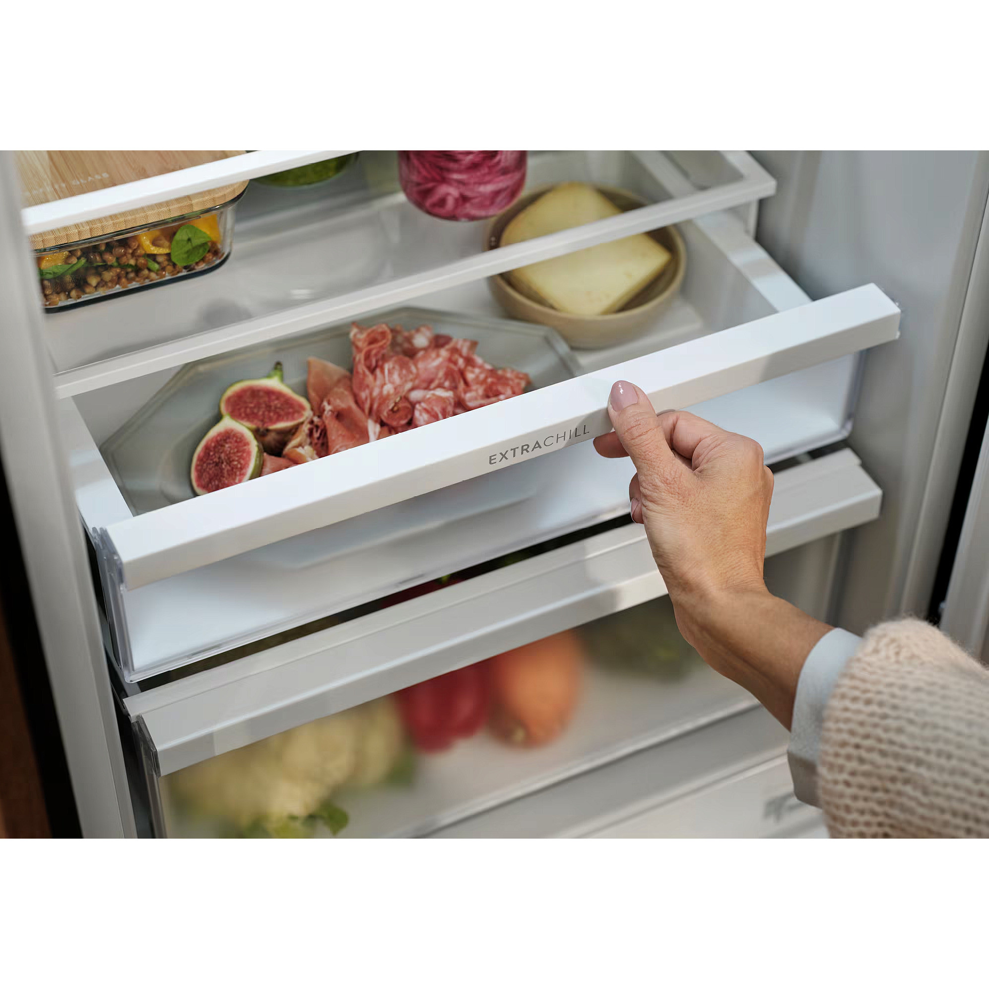 ����������� ������������ Electrolux E8MNCD18S