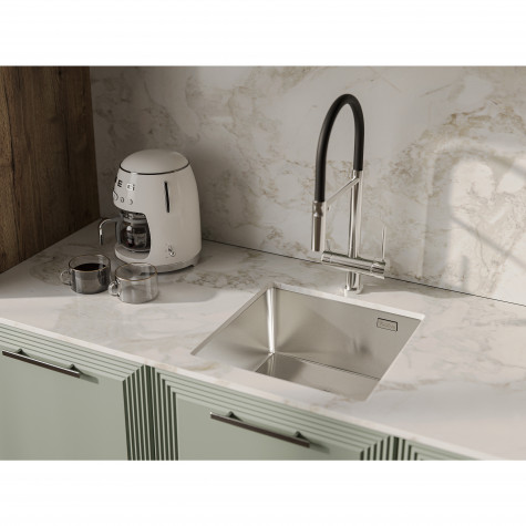 ����� Rivelato RINOX 4444 UN