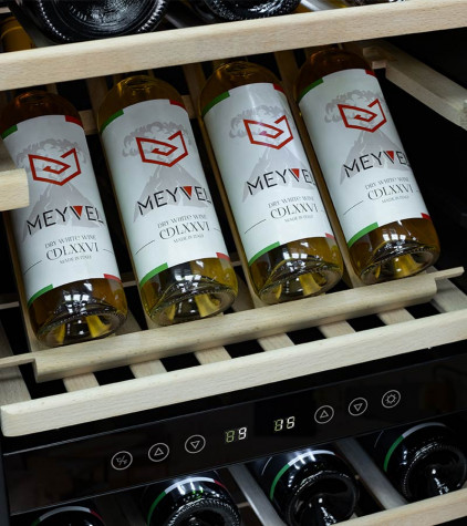 ������ ���� Meyvel MV73-KBF2